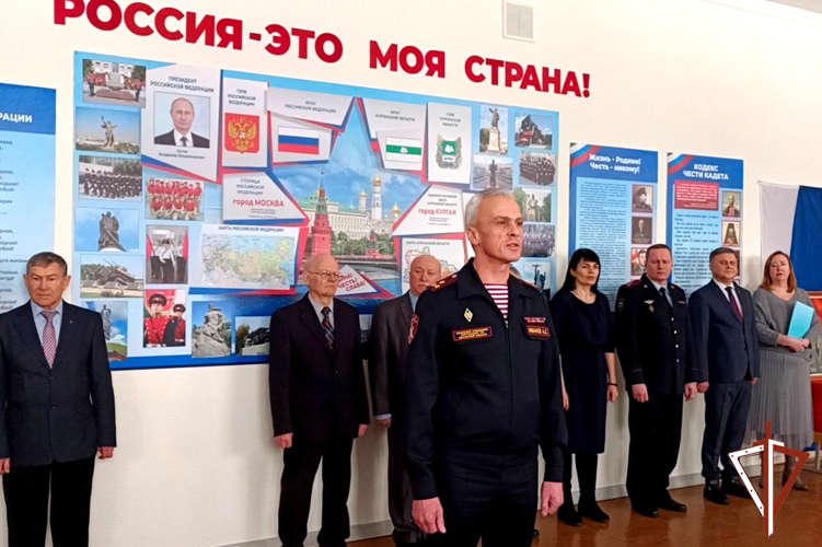 Память павших на Северном Кавказе офицеров курганского СОБР почтили в кадетской школе имени героя-правоохранителя