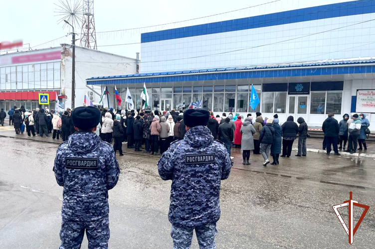 Росгвардейцы обеспечили безопасность публичных мероприятий и матча ВХЛ в Зауралье