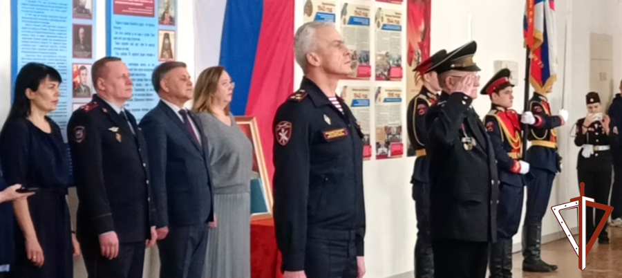 Память павших на Северном Кавказе офицеров курганского СОБР почтили в кадетской школе имени героя-правоохранителя