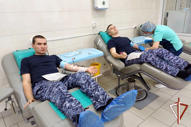 Росгвардейцы сдали кровь для медицинских учреждений Зауралья