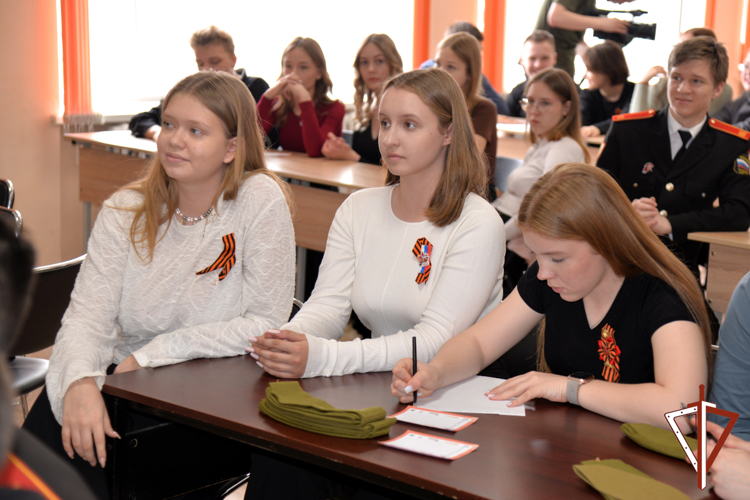 Финал исторического турнира среди студентов и школьников в преддверии Дня Победы провела Росгвардия в Зауралье (видео)