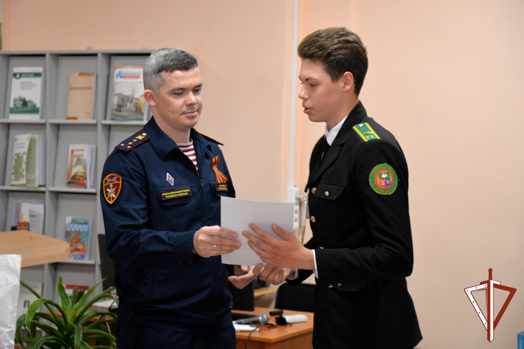 Финал исторического турнира среди студентов и школьников в преддверии Дня Победы провела Росгвардия в Зауралье (видео)