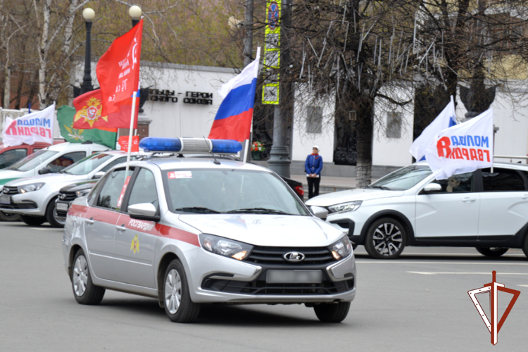 Росгвардейцы отправились в автопробег по памятным местам Кургана