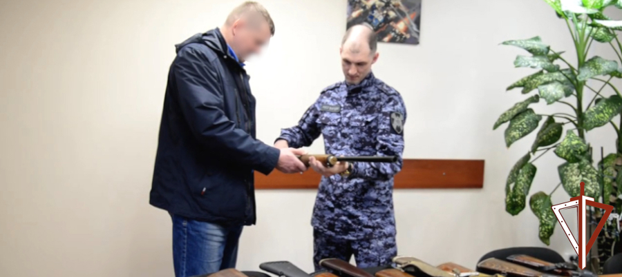 Росгвардия передала бойцам СВО очередную партию сданного зауральцами оружия  (видео)