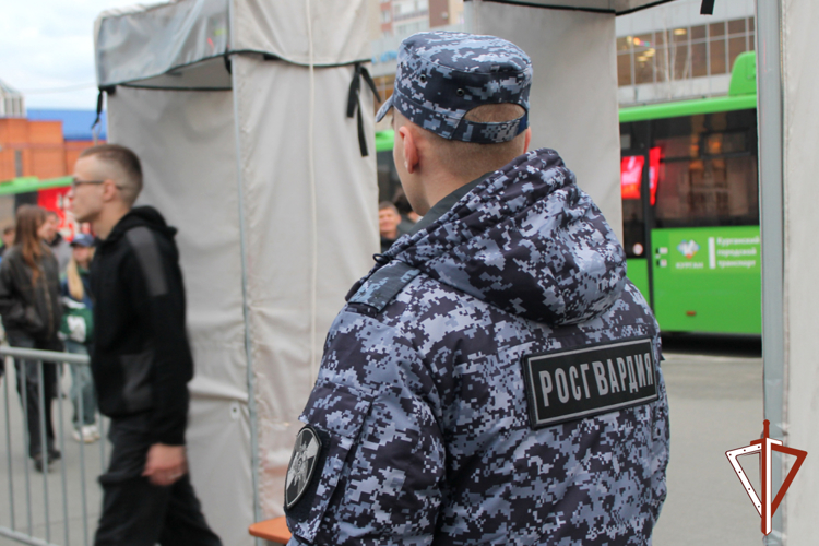 Росгвардейцы обеспечили безопасность Дня весны и труда в Зауралье