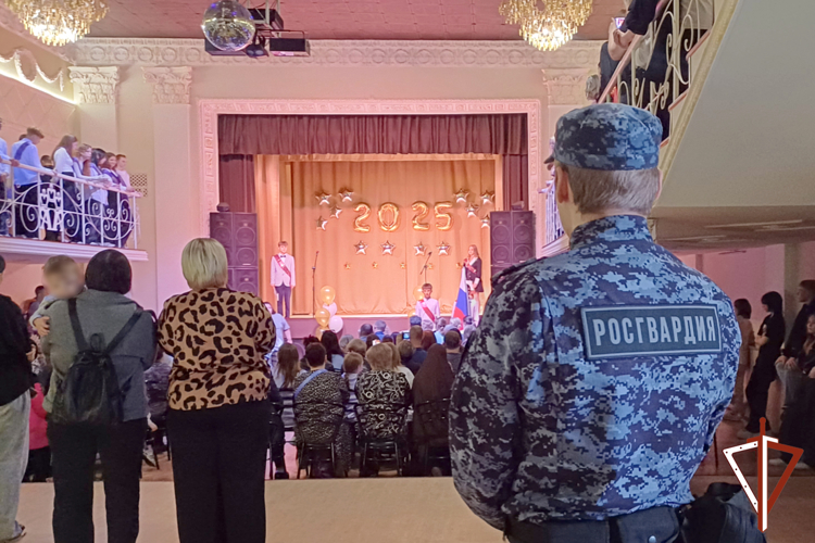Росгвардия обеспечила безопасность праздника «Последний звонок» в Зауралье
