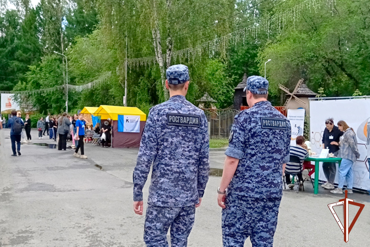 Росгвардейцы выполнили задачи по охране правопорядка на массовых молодежных мероприятиях в Курганской области