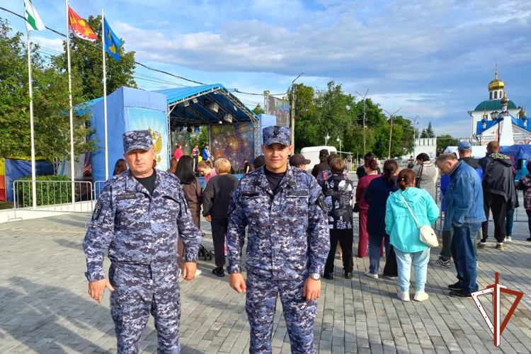 Росгвардейцы выполнили задачи по охране правопорядка на массовых молодежных мероприятиях в Курганской области