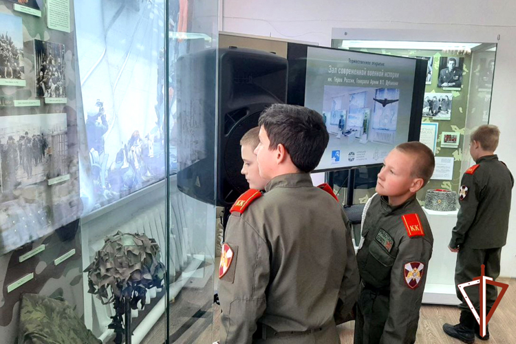Представители Росгвардии проводят патриотические мероприятия для зауральской молодежи