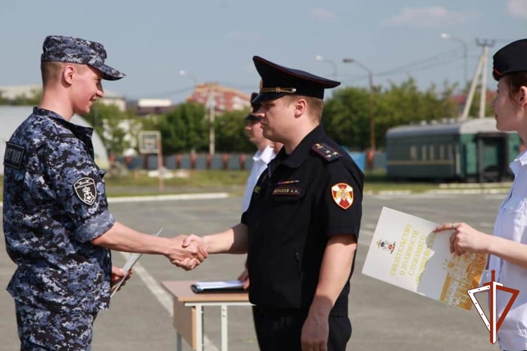 Сотрудники Росгвардии из Зауралья завершили курс профессиональной подготовки в Тюмени