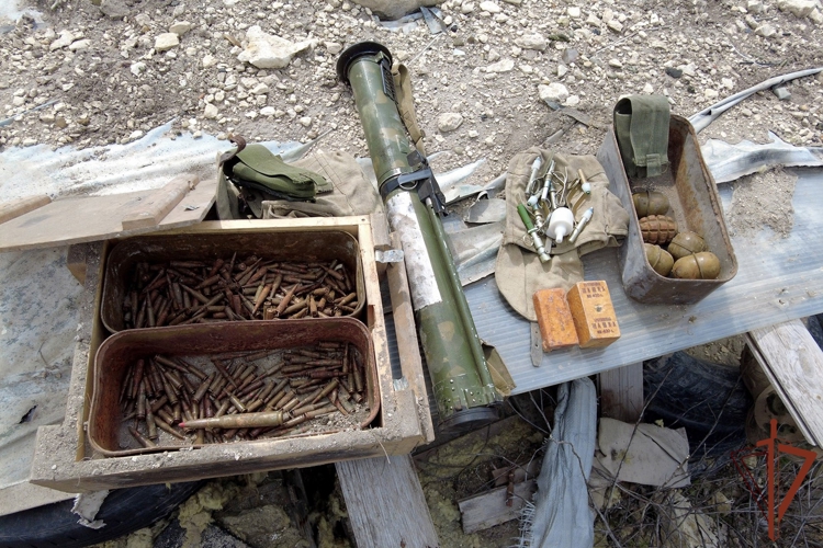 Росгвардейцы обнаружили тайник с боеприпасами в пригороде Луганска