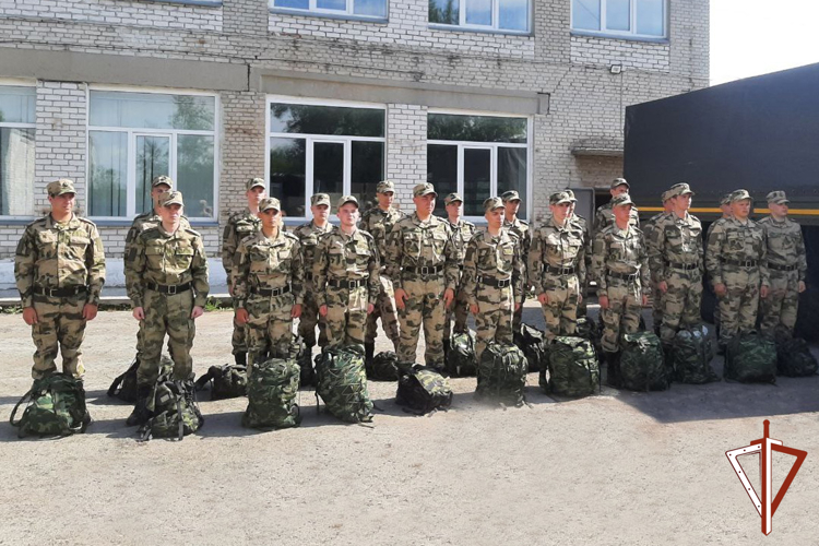 Зауральские призывники отправились служить в войска национальной гвардии