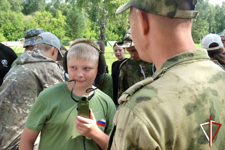 Представители Росгвардии организовали познавательную встречу с юными зауральцами