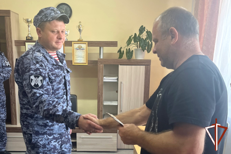 Росгвардейцам в Зауралье вручили знаки отличия «Готов к труду и обороне»