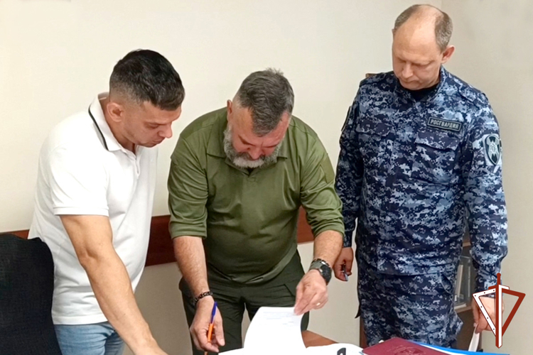 Очередная передача оружия бойцам СВО состоялась  в курганском управлении Росгвардии (видео)