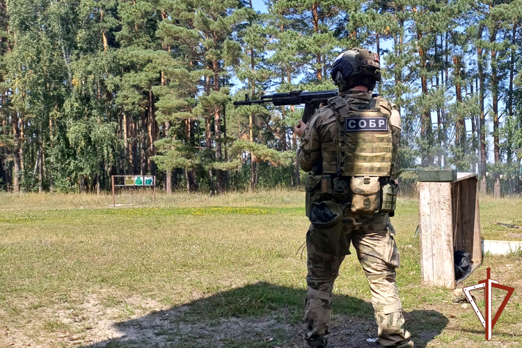 Спецназ Росгвардии провел боевые стрельбы в Зауралье