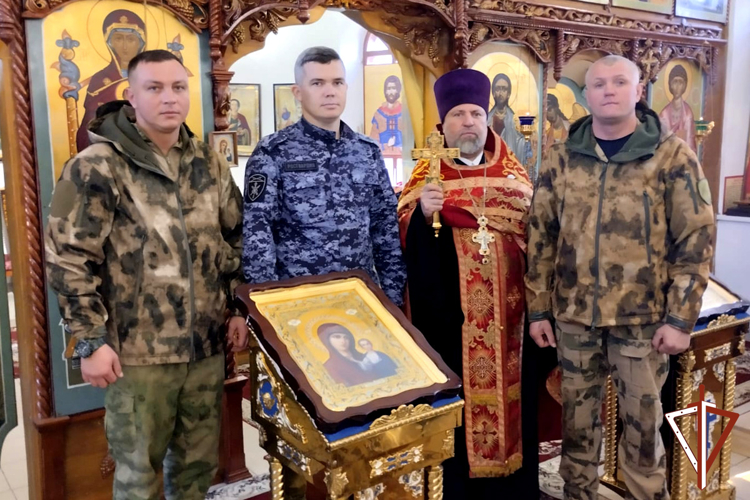 Росгвардейцы обеспечили безопасность религиозного праздника в Зауралье и присоединились к торжеству