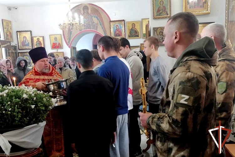 Росгвардейцы обеспечили безопасность религиозного праздника в Зауралье и присоединились к торжеству