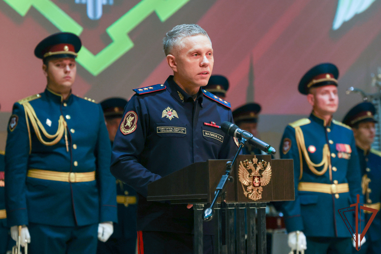 Заместитель директора Росгвардии Василий Сонин вручил государственные и ведомственные награды сотрудникам вневедомственной охраны в день профессионального праздника 