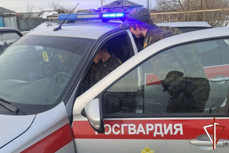 Росгвардейцы знакомят зауральских школьников с профессией защитника Отечества