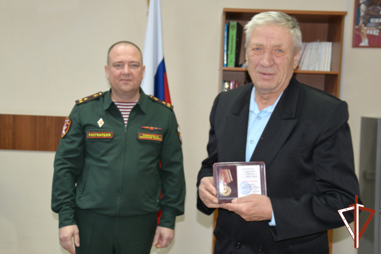 Ветеранам войск правопорядка вручили награды в Кургане 