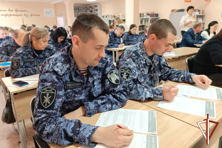 Росгвардейцы из Зауралья написали Большой этнографический диктант (видео)