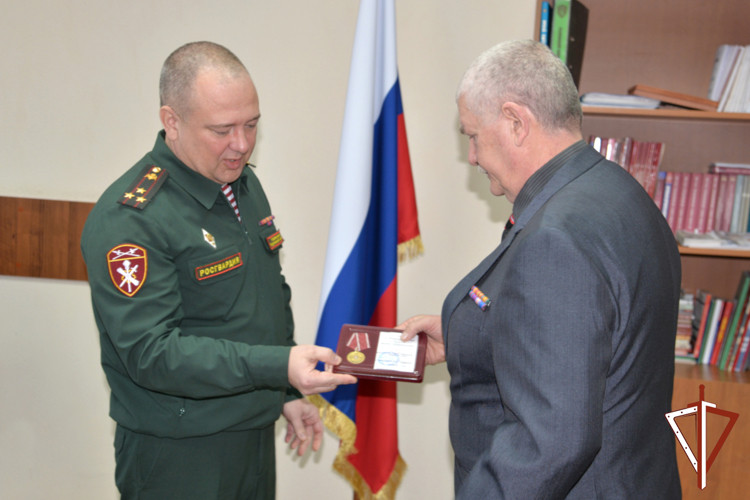 Ветеранам войск правопорядка вручили награды в Кургане 