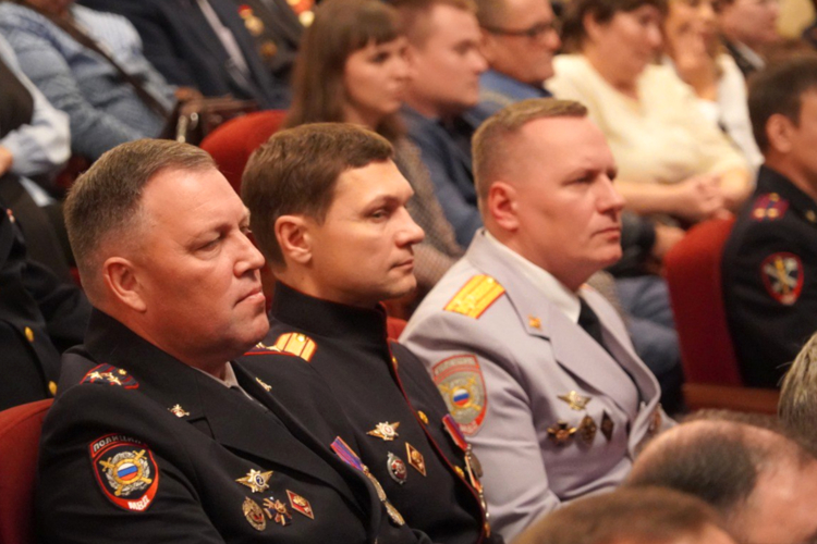Росгвардия поздравила курганских полицейских с профессиональным праздником