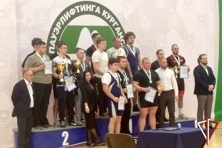 Сотрудник Росгвардии победил в чемпионате Курганской области по пауэрлифтингу