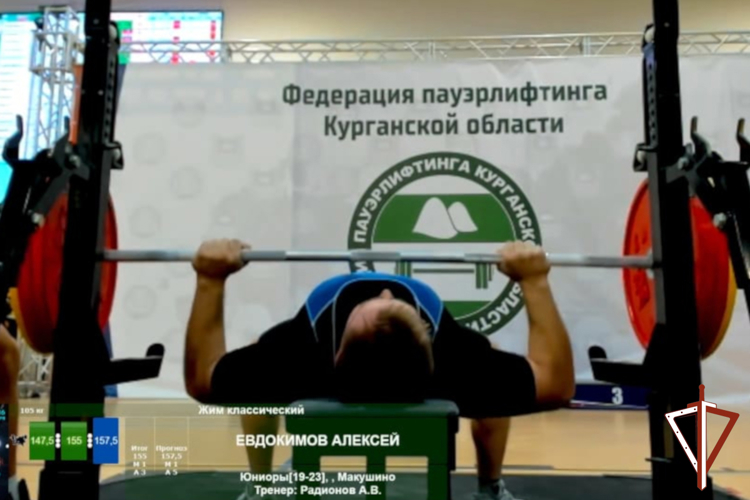 Сотрудник Росгвардии победил в чемпионате Курганской области по пауэрлифтингу