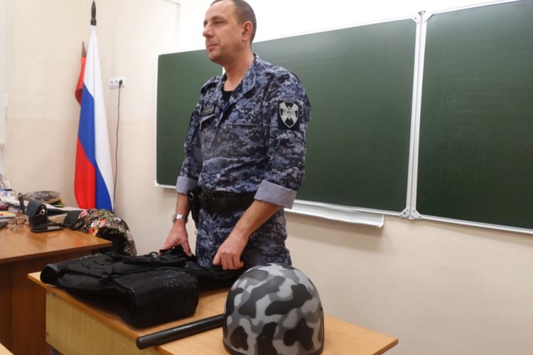 Росгвардейцы в Зауралье почтили память Неизвестного Солдата