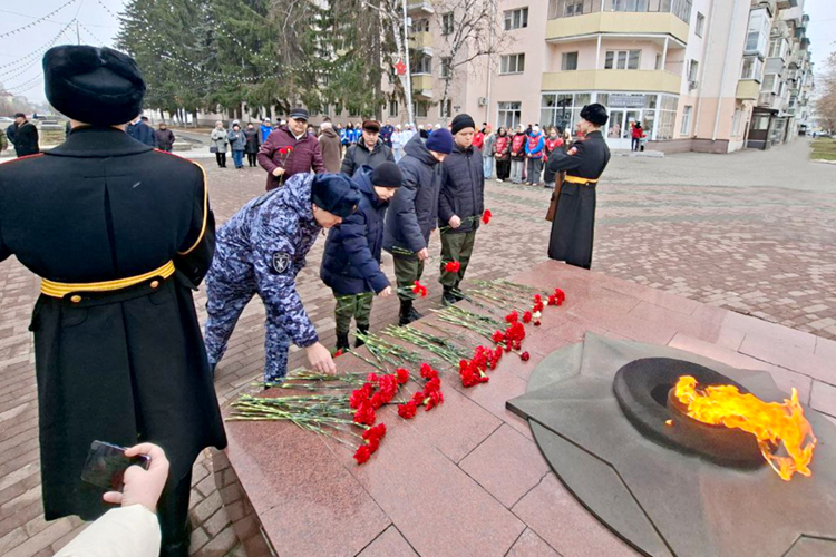 Росгвардейцы в Зауралье почтили память Неизвестного Солдата