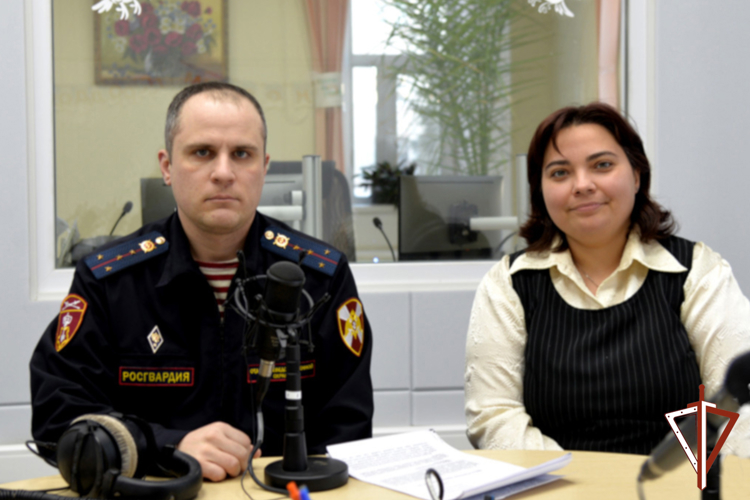 В прямом радиоэфире зауральцев пригласили на службу в подразделения Росгвардии (аудио)