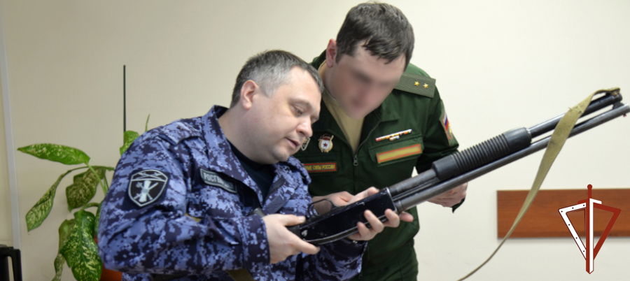 Передача оружия бойцам СВО состоялась при содействии Росгвардии в Кургане (видео)