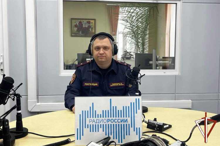 Сотрудник Росгвардии в прямом радиоэфире напомнил зауральцам о правилах оборота оружия (аудио)