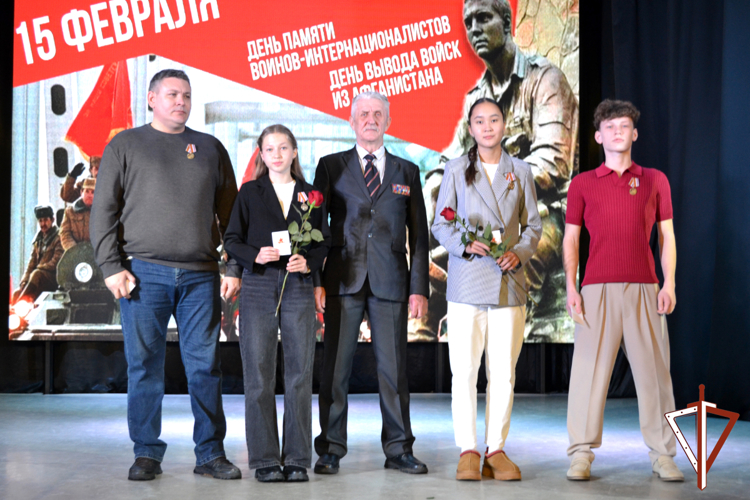 В Курганской области ансамбль песни и пляски Уральского ордена Жукова округа Росгвардии выступил для ветеранов боевых действий