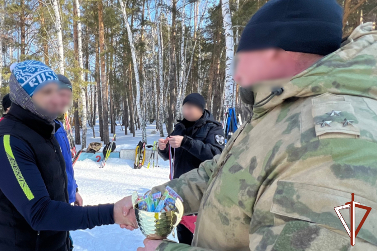 Сотрудники курганского ОМОН Росгвардии провели соревнования по лыжным гонкам