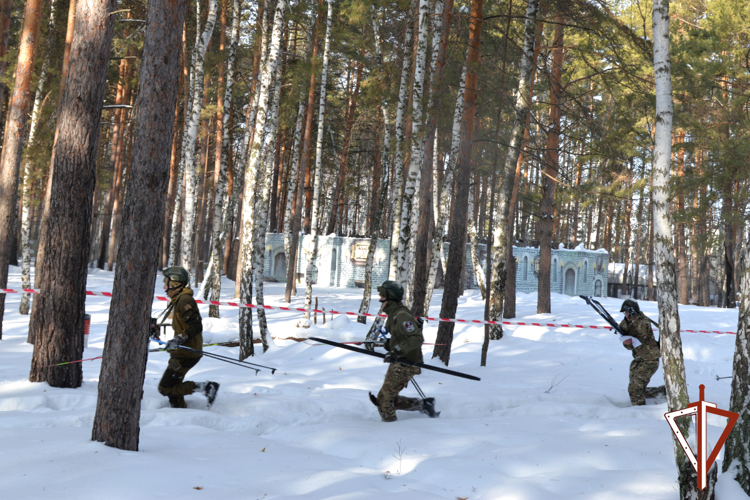 Военно-спортивные соревнования среди кадет посвятили подвигу офицеров курганского СОБР (видео)