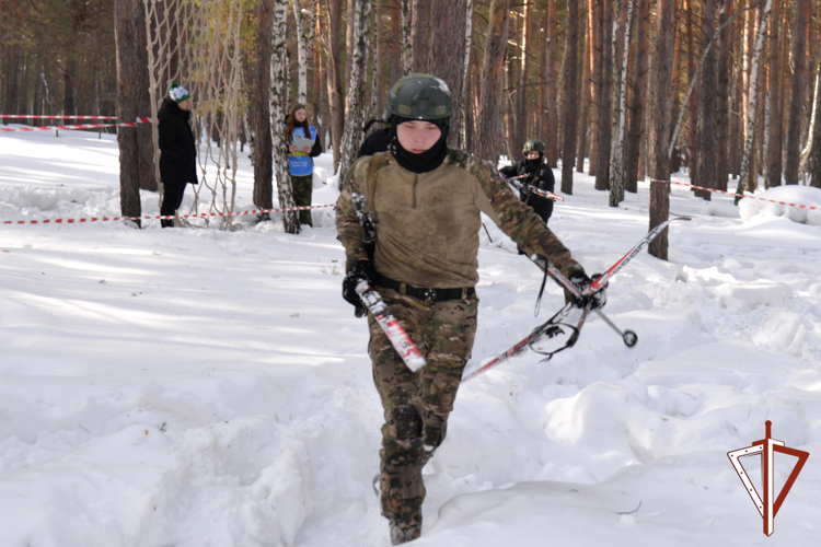 Военно-спортивные соревнования среди кадет посвятили подвигу офицеров курганского СОБР (видео)