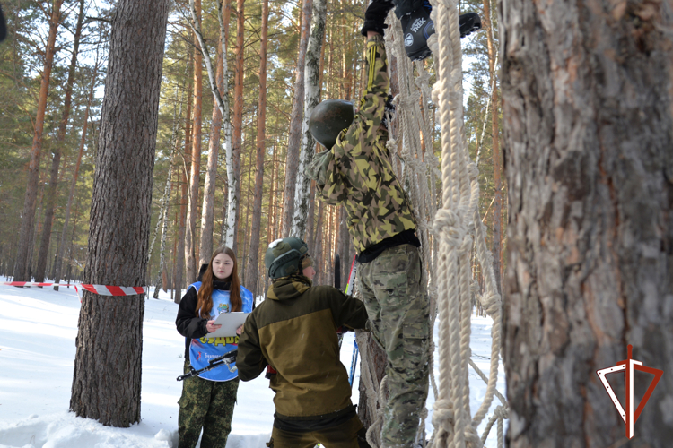 Военно-спортивные соревнования среди кадет посвятили подвигу офицеров курганского СОБР (видео)