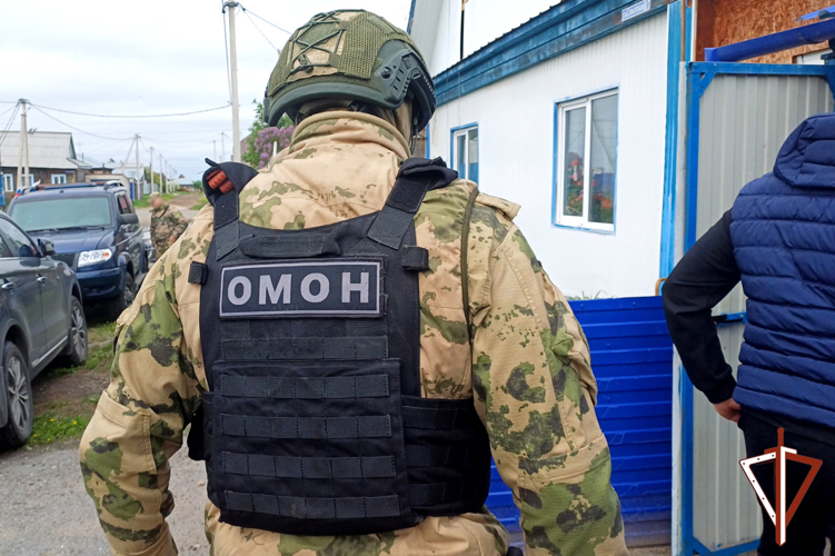 При содействии ОМОН Росгвардии в Зауралье прошел рейд по контролю за мигрантами