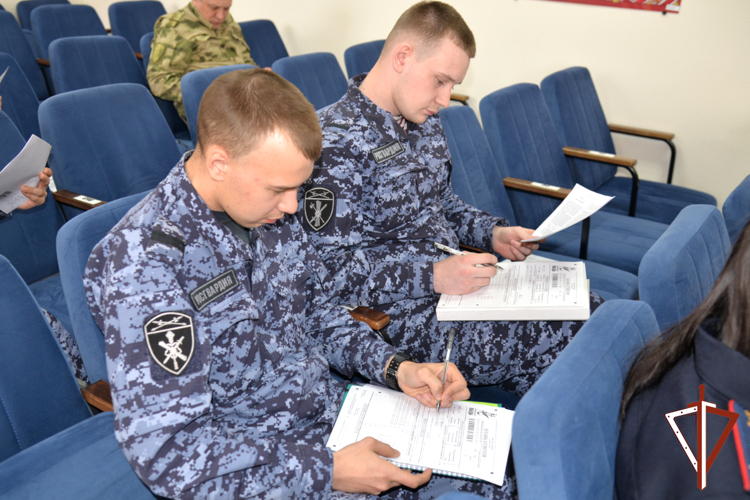 В Зауралье росгвардейцы написали «Диктант Победы» 