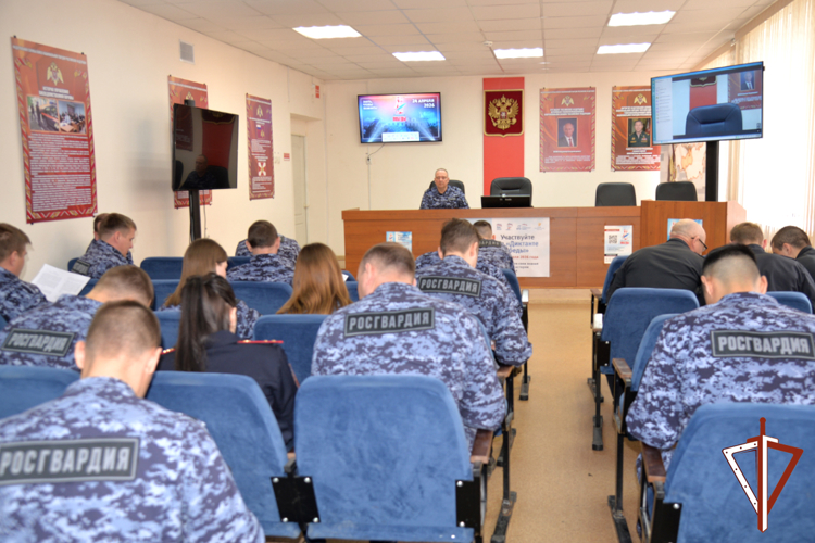 В Зауралье росгвардейцы написали «Диктант Победы» 