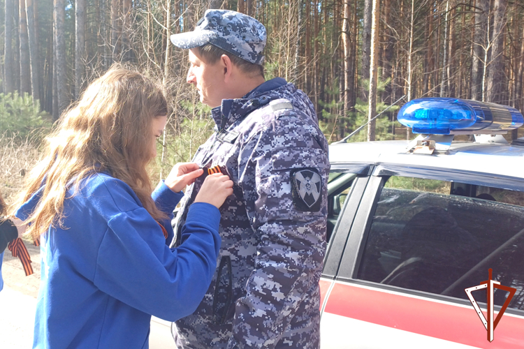В Кургане росгвардейцы отправились в автопробег по памятным местам