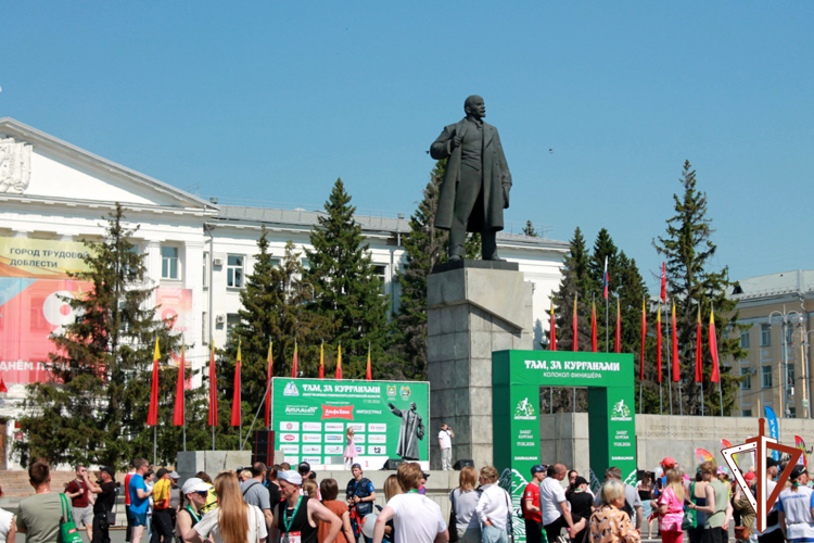 Сотрудники Росгвардии обеспечили правопорядок на массовом забеге в Кургане