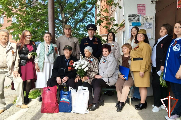 Ветерана Великой Отечественной войны чествовали росгвардейцы в Зауралье