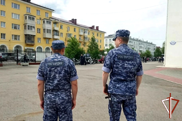Безопасность массовых мероприятий в Зауралье обеспечили сотрудники Росгвардии
