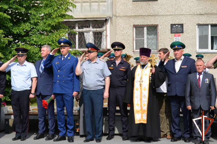 Начальник курганского управления Росгвардии принял участие в торжественном мероприятии в честь Дня пограничника