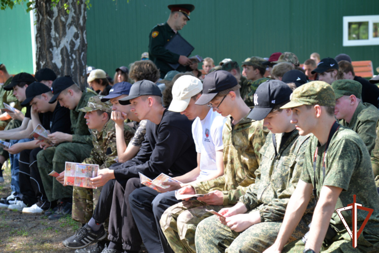 Зауральских выпускников приглашают стать курсантами Военной академии Росгвардии в Санкт-Петербурге