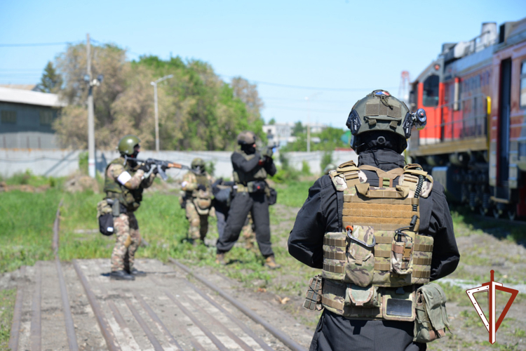 Антитеррористическое учение с участием Росгвардии проведено на пригородном вокзале Кургана (видео)